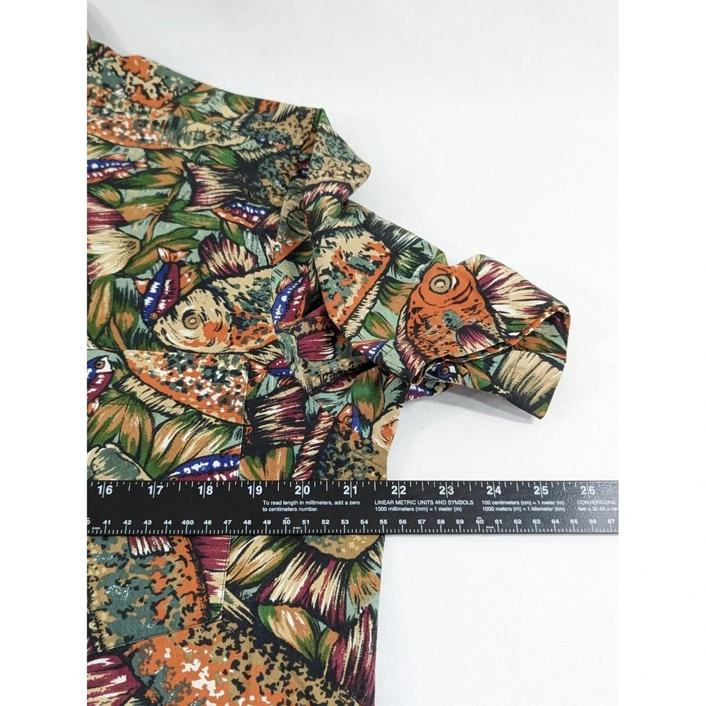 Vintage 90s Banana Republic Safari & Travel Clothing Safari Fish All Over Small‎